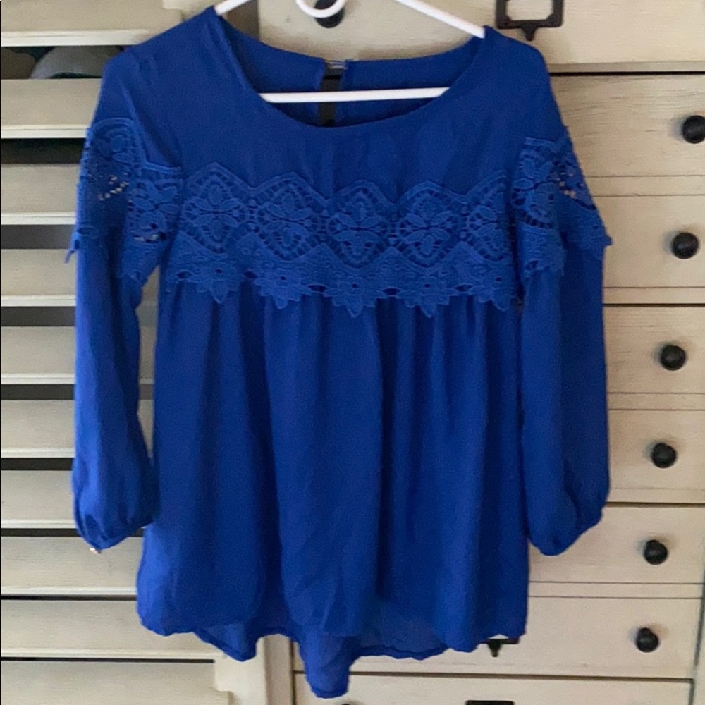 Dressy long sleeved top
